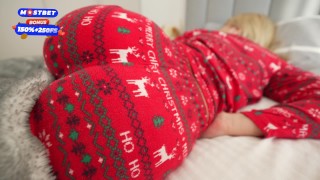 Step mom dreams about step son's christmas gift! - Video Porno Gratuite HD | Charmeuse X