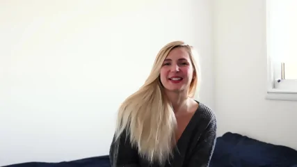 ChloÃ©, 29 Years Old, From HyÃ¨res! - Video Porno Gratuite HD | Charmeuse X