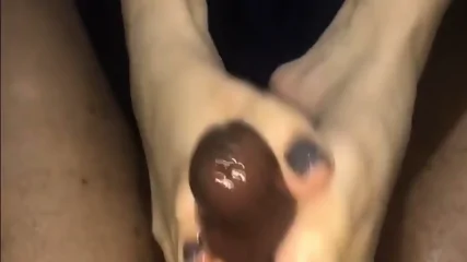 Black Amateur's Pretty Toes Footjob - Video Porno Gratuite HD | Charmeuse X