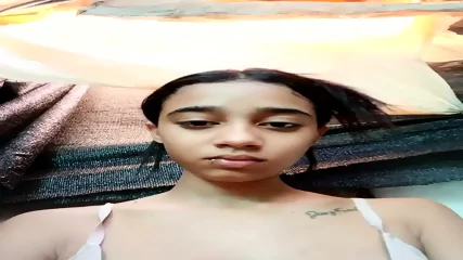 Zoe Sweett18 MasturbÃ¡ndose - Video Porno Gratuite HD | Charmeuse X