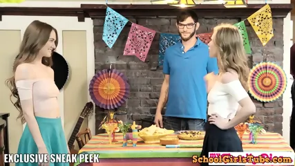 Step Sis And Teen Friend Sneak Fuck At Cinco De Mayo Party S2:E5 - Vidéo premium HD - Teen | Charmeuse X