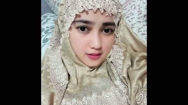 guru ngaji cantik di entot kaka sampe nangis - Video Porno Gratuite HD | Charmeuse X